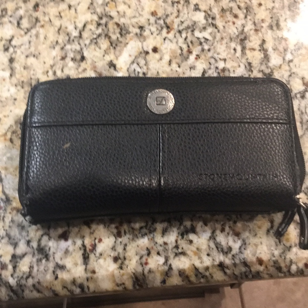 Women black wallet